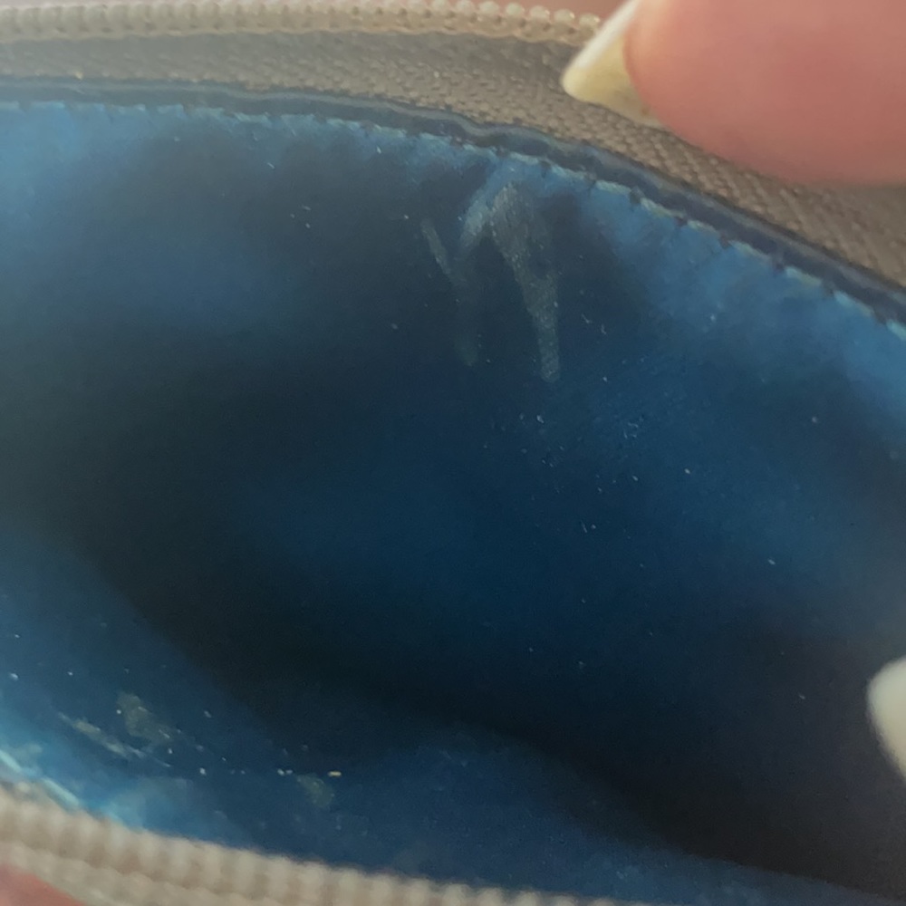 Coach patent leather wristlet - Picture 4 of 4
